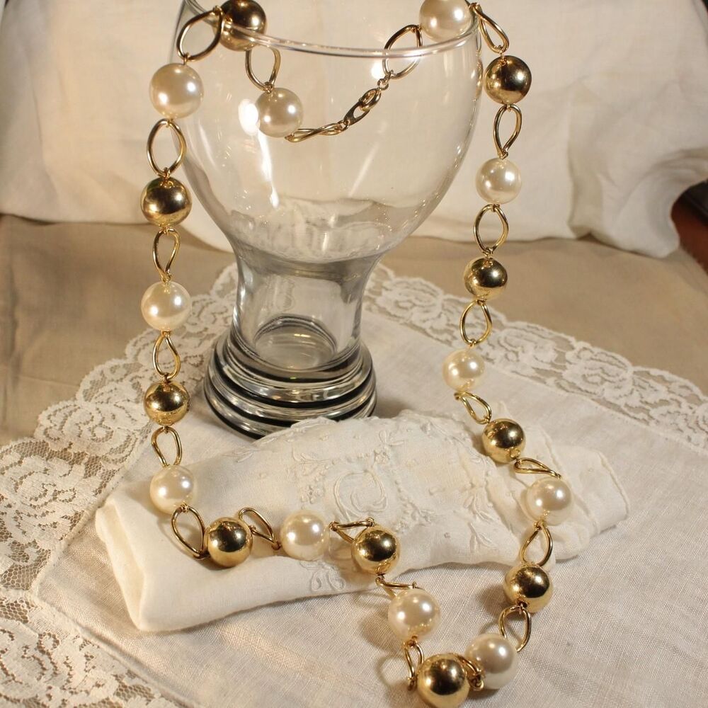 Vintage Style Gold-Tone Faux Pearl Orb Chain Link Statement Necklace